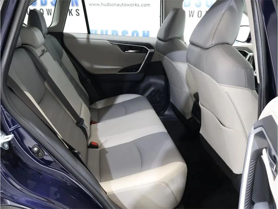 2019 Toyota RAV4 5th Gen - Image 28 of 31