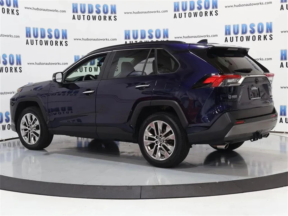 2019 Toyota RAV4 5th Gen - Image 4 of 31