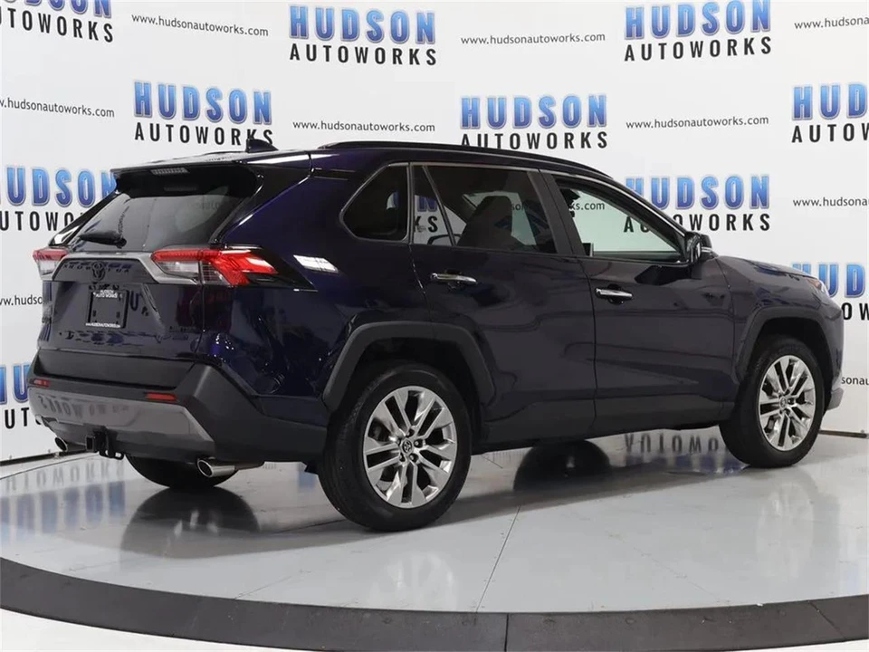 2019 Toyota RAV4 5th Gen - Image 6 of 31