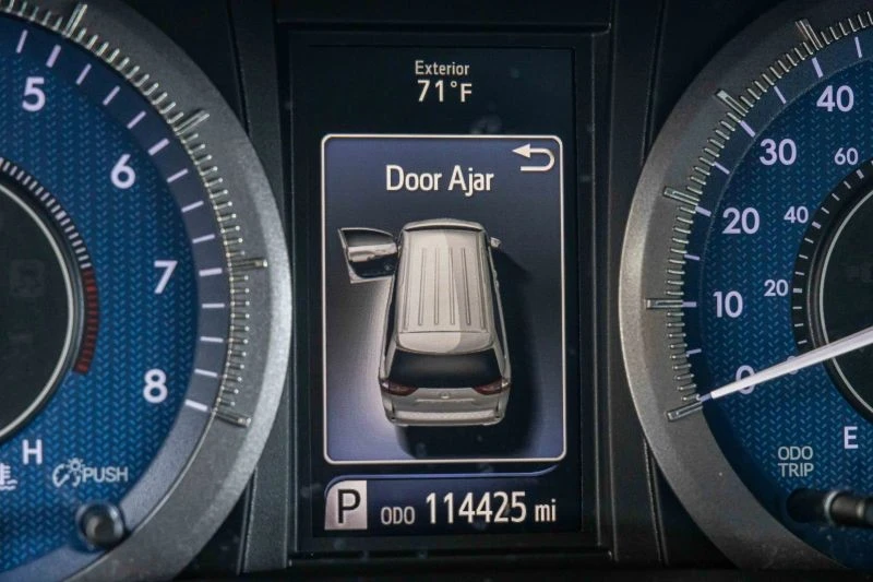 2019 Toyota Sienna 3rd Gen - Image 8 of 12