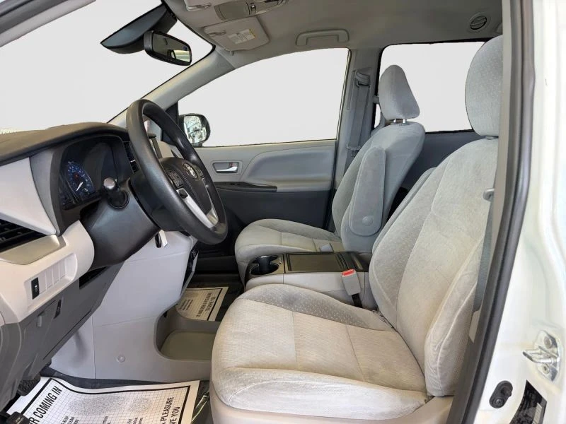 2019 Toyota Sienna 3rd Gen - Image 10 of 12