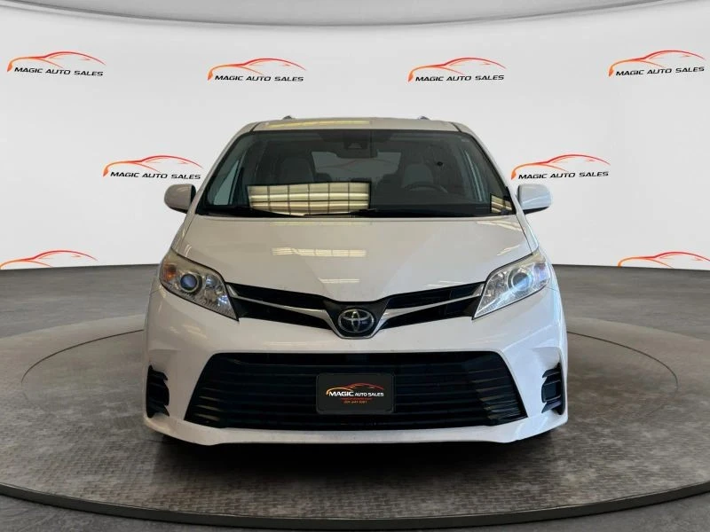 2019 Toyota Sienna 3rd Gen - Image 3 of 12