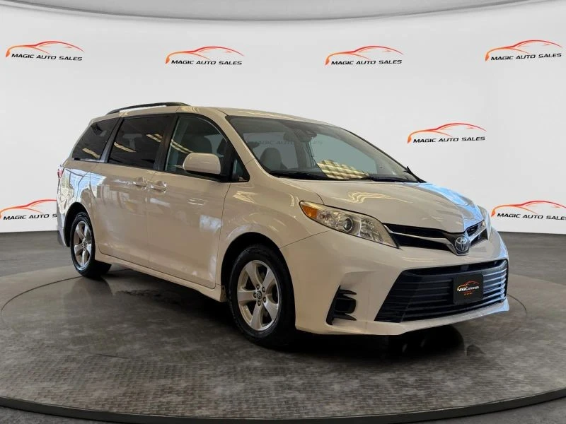 2019 Toyota Sienna 3rd Gen - Image 5 of 12