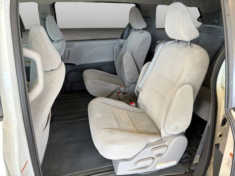 2019 Toyota Sienna 3rd Gen - Image 12 of 12