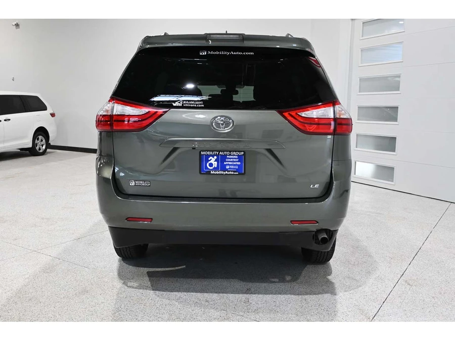 2019 Toyota Sienna 3rd Gen - Image 7 of 12