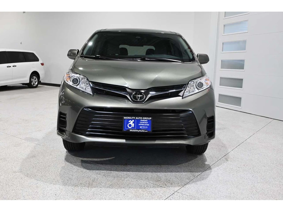 2019 Toyota Sienna 3rd Gen - Image 4 of 12