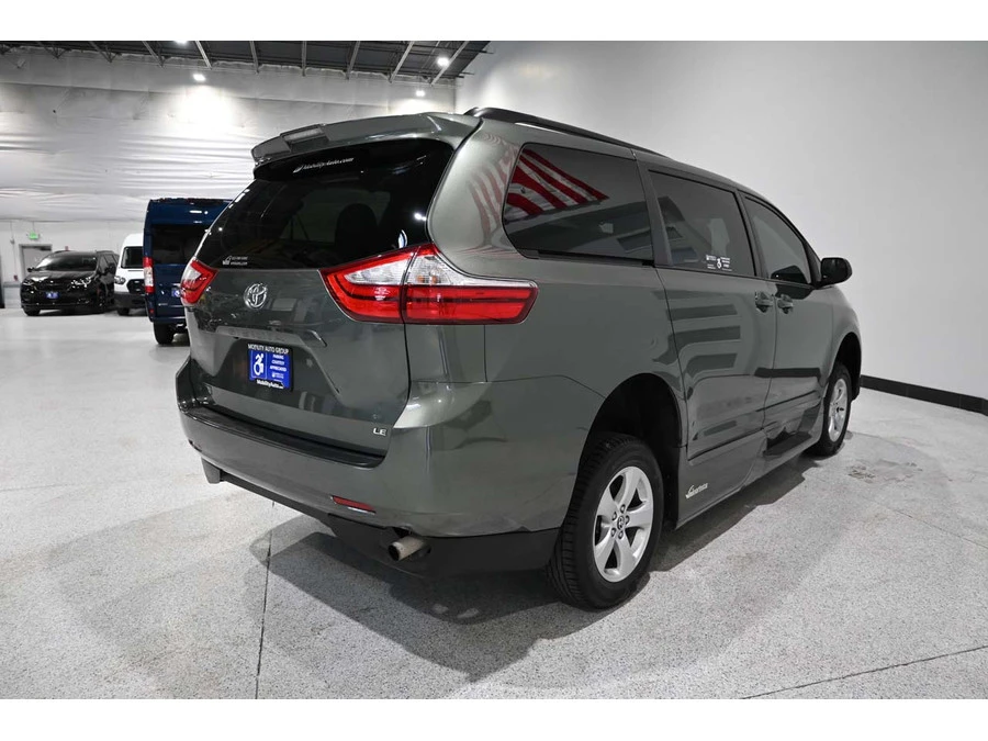2019 Toyota Sienna 3rd Gen - Image 6 of 12
