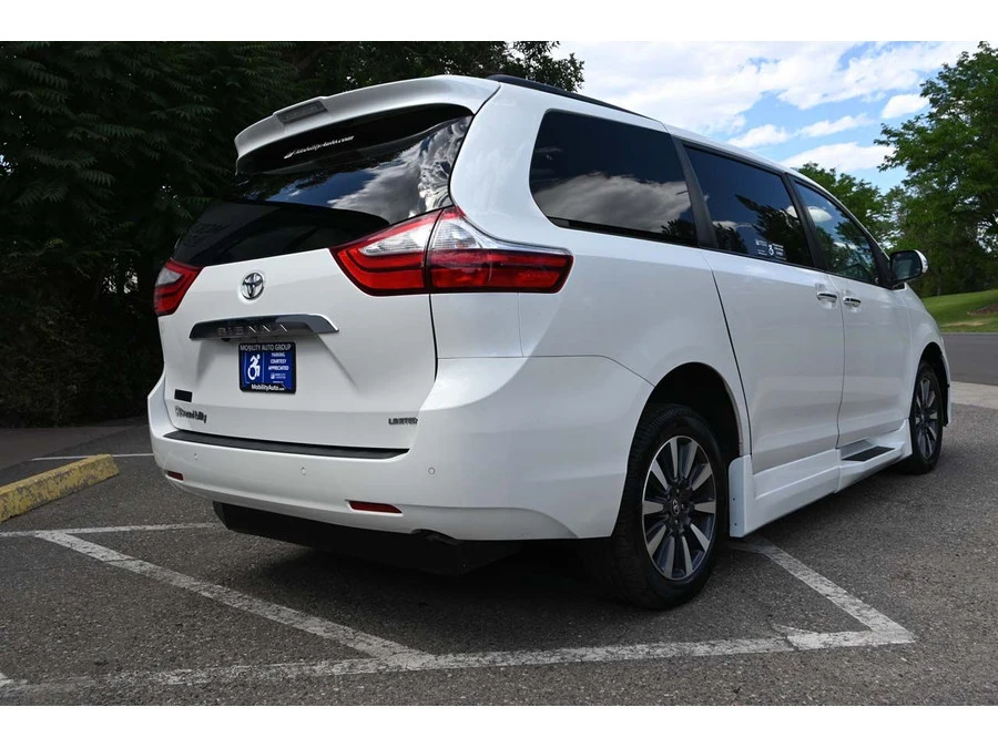 2019 Toyota Sienna 3rd Gen - Image 6 of 21