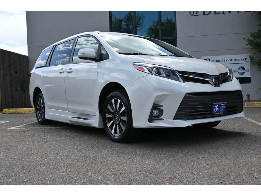 2019 Toyota Sienna 3rd Gen - Image 3 of 21