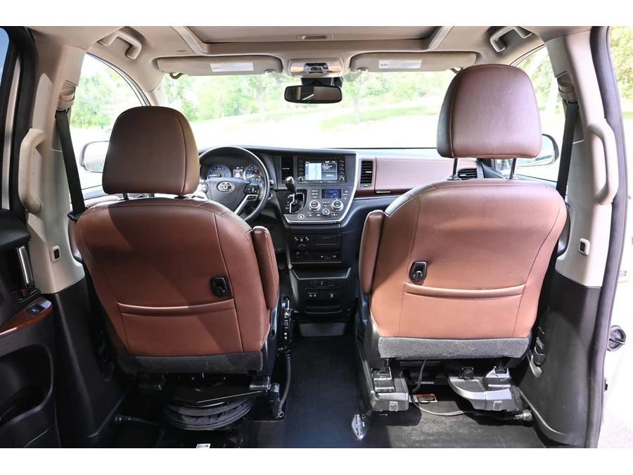 2019 Toyota Sienna 3rd Gen - Image 20 of 21