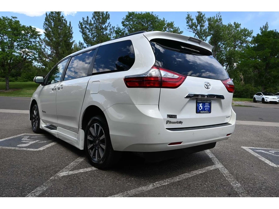 2019 Toyota Sienna 3rd Gen - Image 8 of 21