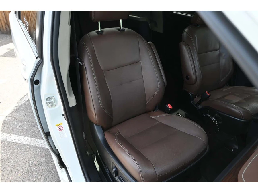 2019 Toyota Sienna 3rd Gen - Image 16 of 21