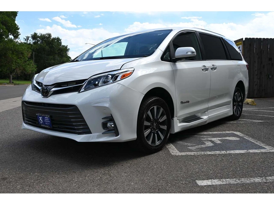 2019 Toyota Sienna 3rd Gen - Image 10 of 21