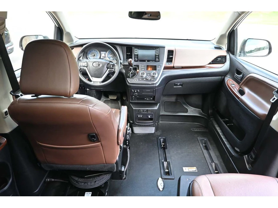 2019 Toyota Sienna 3rd Gen - Image 21 of 21