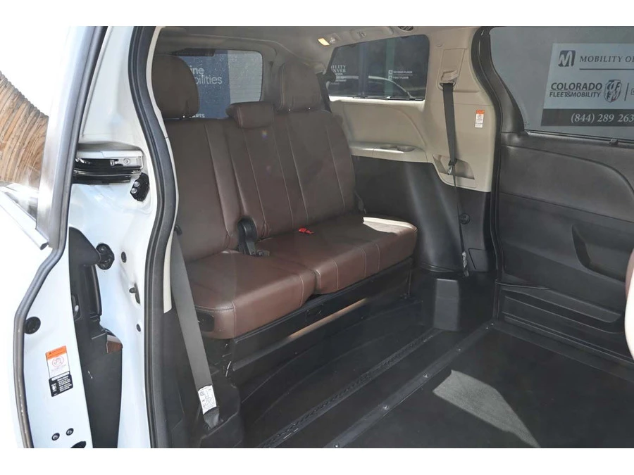 2019 Toyota Sienna 3rd Gen - Image 18 of 21