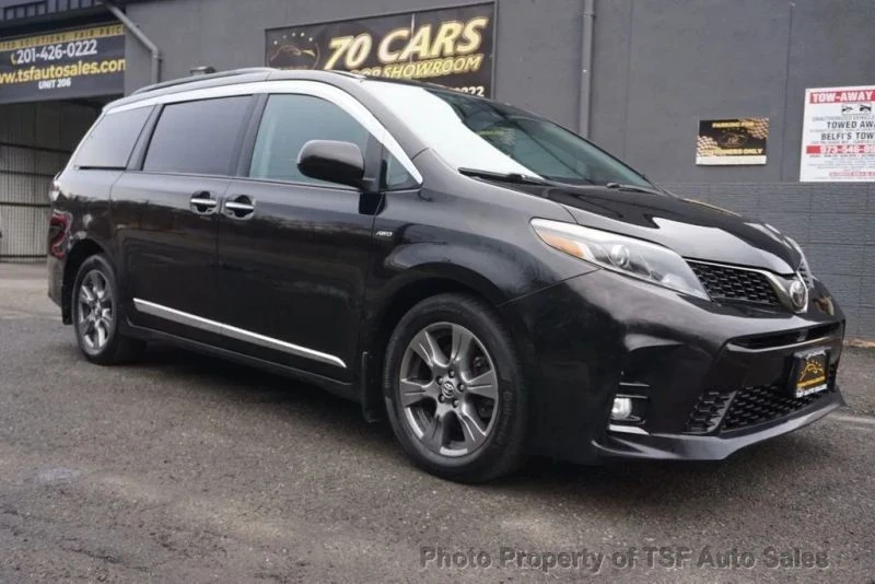 2019 Toyota Sienna 3rd Gen - Image 9 of 12
