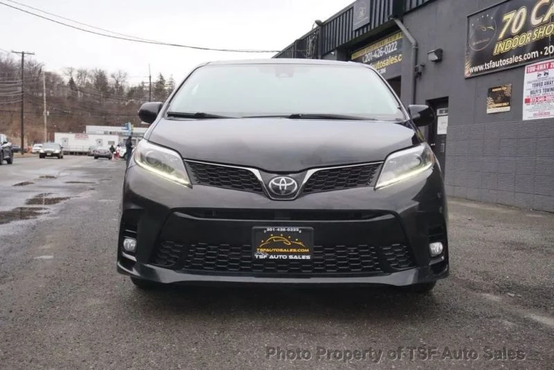 2019 Toyota Sienna 3rd Gen - Image 2 of 12
