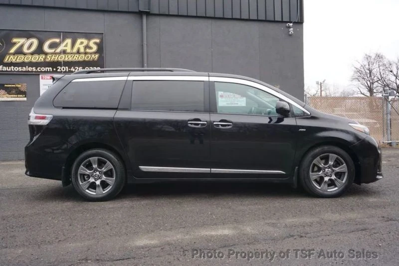 2019 Toyota Sienna 3rd Gen - Image 8 of 12
