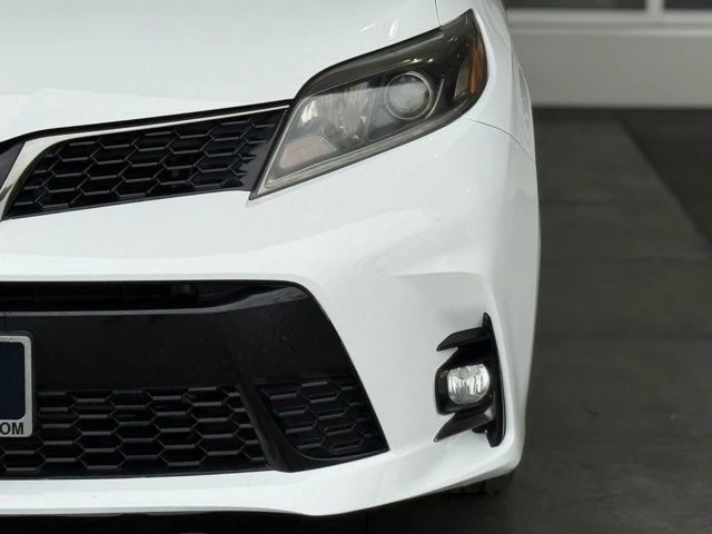 2019 Toyota Sienna 3rd Gen - Image 6 of 12