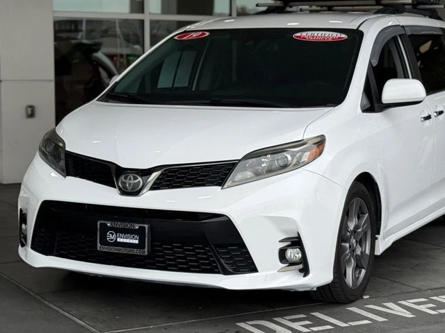 2019 Toyota Sienna 3rd Gen - Image 3 of 12