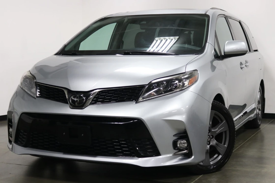 2019 Toyota Sienna 3rd Gen - Image 4 of 12