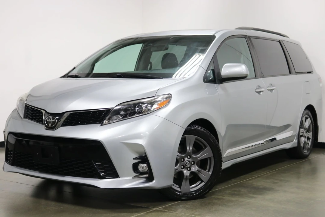 2019 Toyota Sienna 3rd Gen - Image 5 of 12