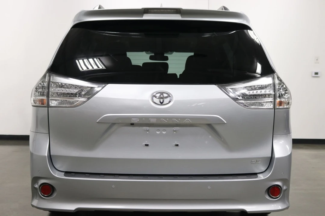 2019 Toyota Sienna 3rd Gen - Image 8 of 12