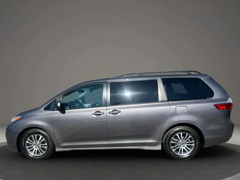 2019 Toyota Sienna 3rd Gen - Image 8 of 12