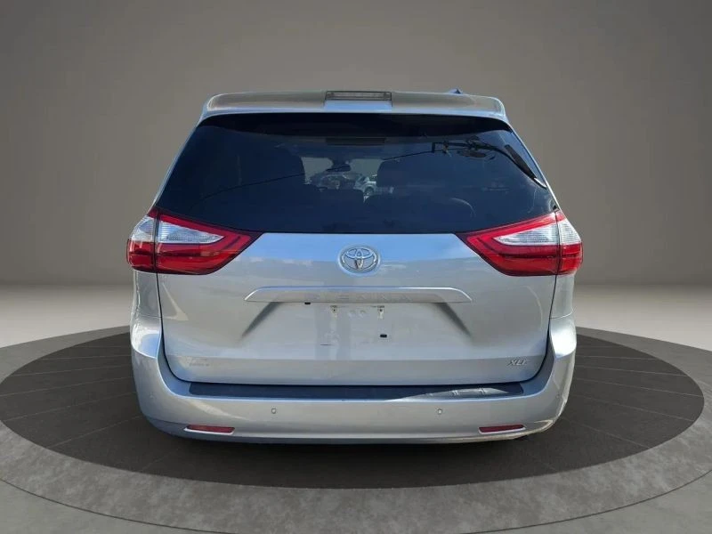 2019 Toyota Sienna 3rd Gen - Image 6 of 12