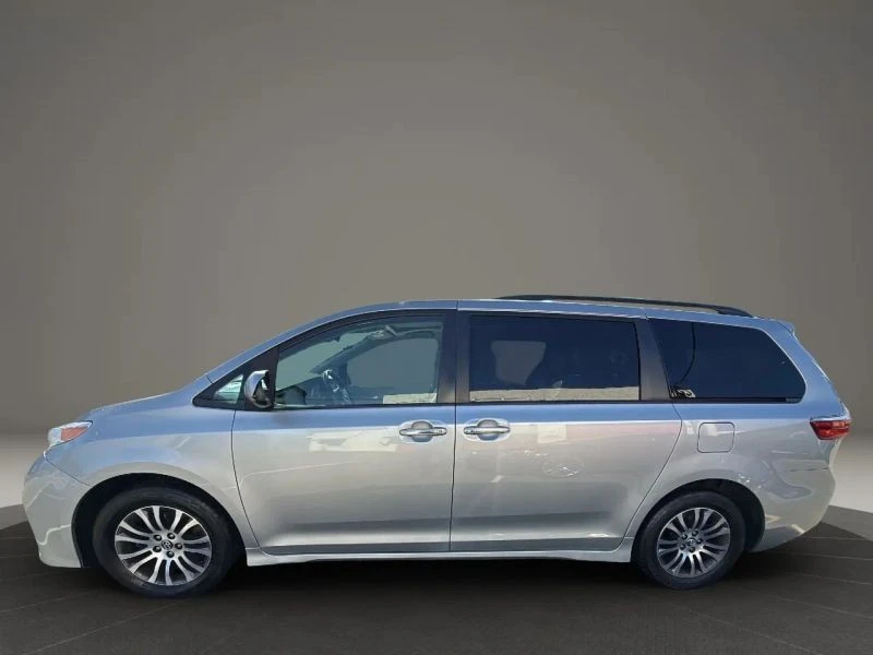 2019 Toyota Sienna 3rd Gen - Image 8 of 12