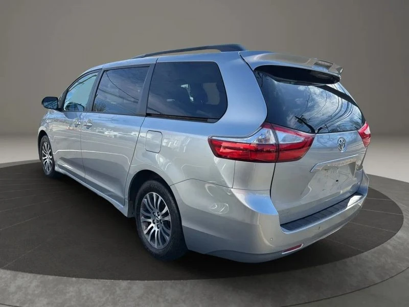 2019 Toyota Sienna 3rd Gen - Image 7 of 12