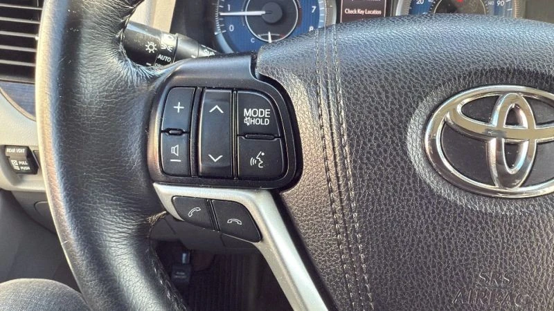 2019 Toyota Sienna 3rd Gen - Image 12 of 12