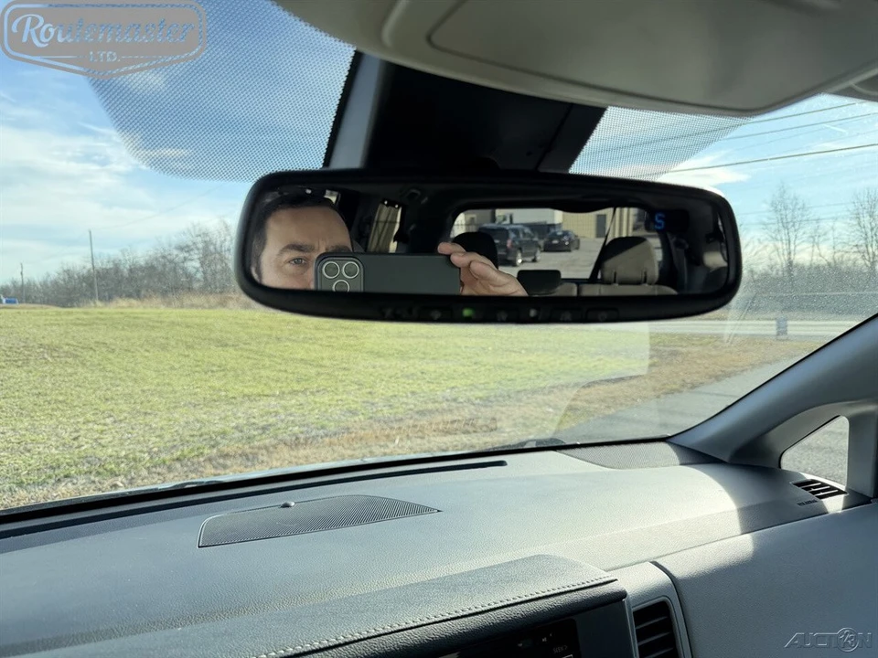 2019 Toyota Sienna 3rd Gen - Image 6 of 12