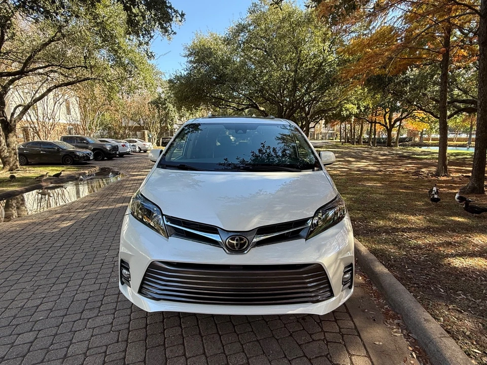 2019 Toyota Sienna 3rd Gen - Image 10 of 21