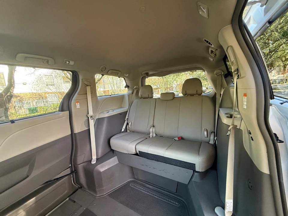 2019 Toyota Sienna 3rd Gen - Image 21 of 21