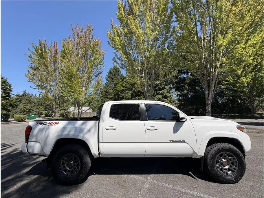 2019 Toyota Tacoma 3rd Gen - Image 9 of 14