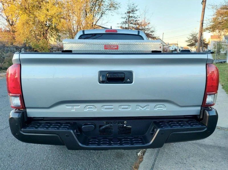 2019 Toyota Tacoma 3rd Gen - Image 9 of 12