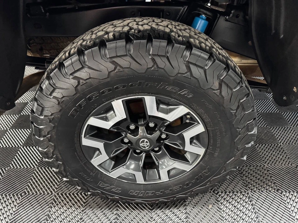 2019 Toyota Tacoma 3rd Gen - Image 17 of 21