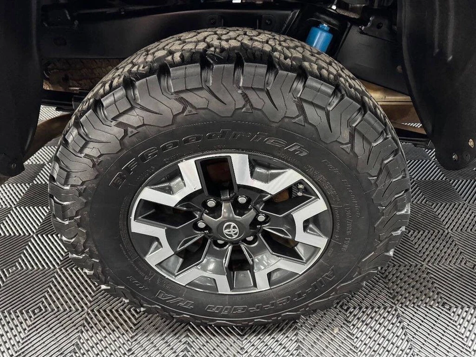 2019 Toyota Tacoma 3rd Gen - Image 19 of 21
