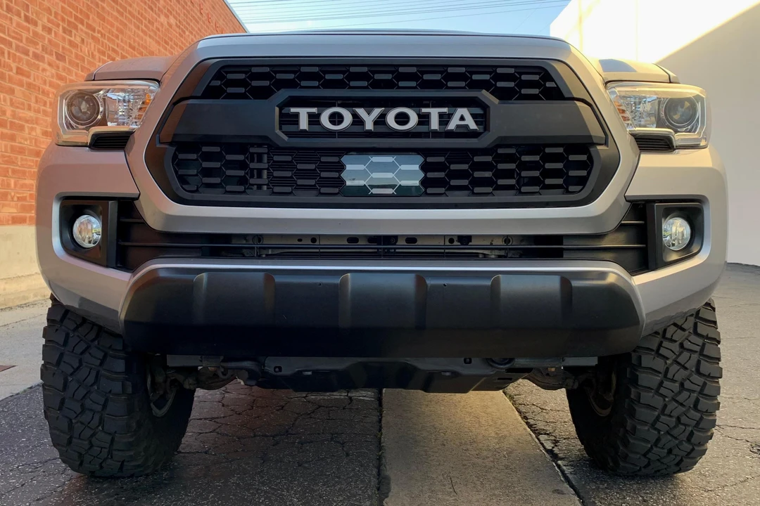 2019 Toyota Tacoma 3rd Gen - Image 2 of 31