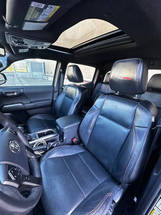 2019 Toyota - Image 9 of 13