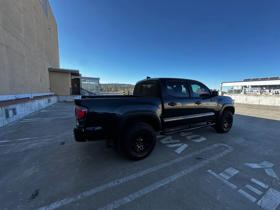 2019 Toyota - Image 7 of 13