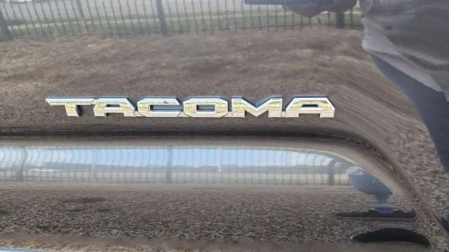 2019 Toyota Tacoma 3rd Gen - Image 17 of 21