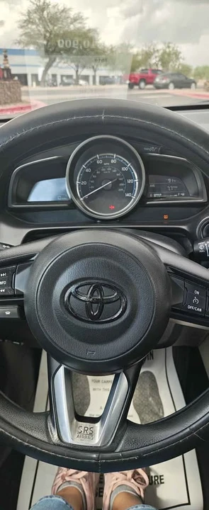 2019 Toyota Yaris - Image 10 of 18