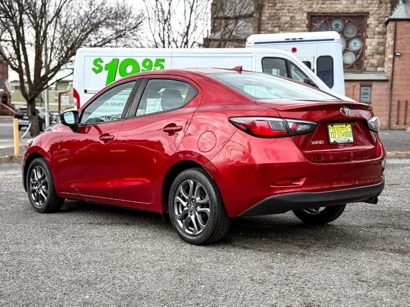 2019 Toyota Yaris - Image 7 of 12
