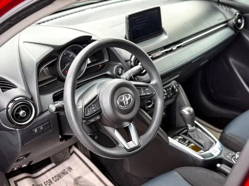 2019 Toyota Yaris - Image 11 of 12