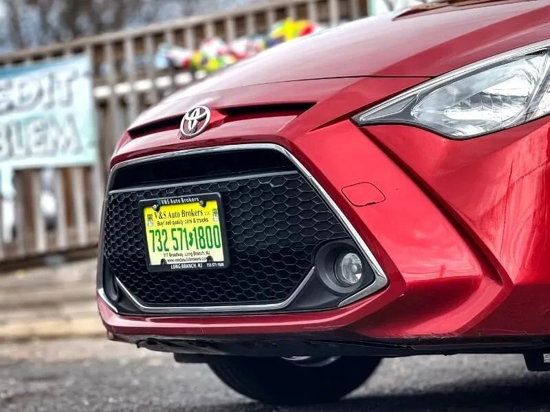 2019 Toyota Yaris - Image 9 of 12