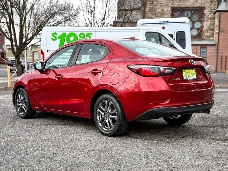 2019 Toyota Yaris - Image 7 of 12