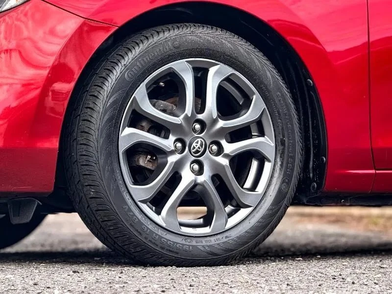 2019 Toyota Yaris - Image 10 of 12