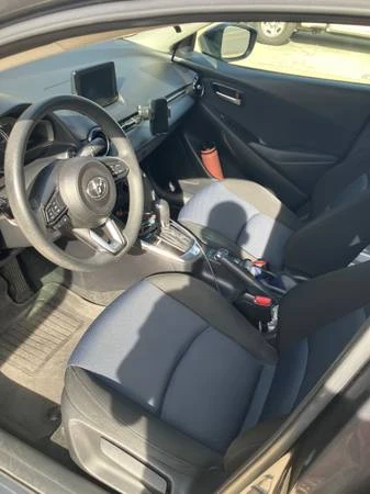 2019 Toyota Yaris - Image 11 of 13